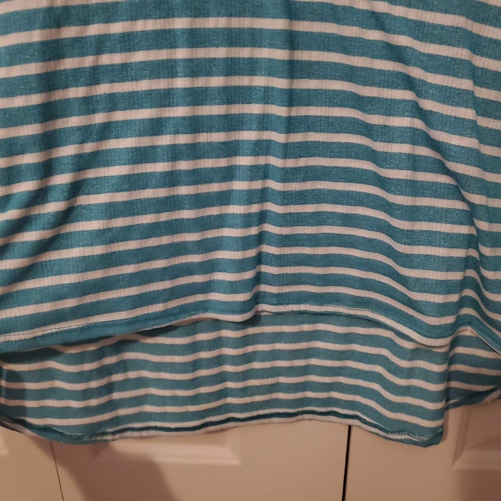 Ribbed tshirt🍒 - Picture 2 of 8